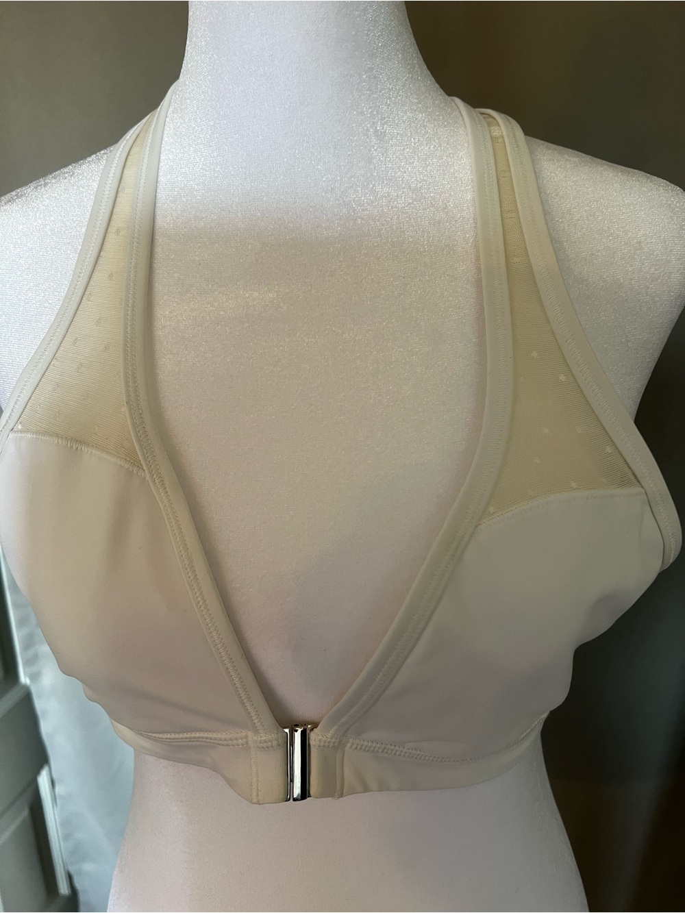 Lululemon Women's Cream Plunge Front-Closure Bralette